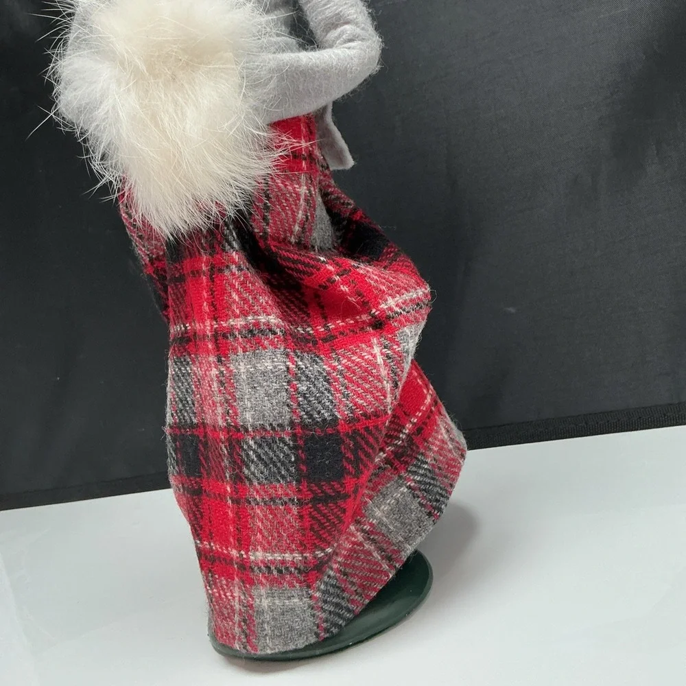 Byers Choice 1995 Limited Edition 34/100 Girl White Fur Muff Plaid Skirt RARE